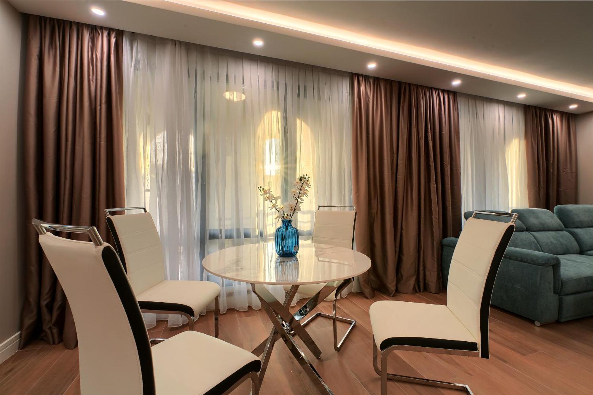 One-Bedroom Apartment with Balcony,1624290844:JPEG